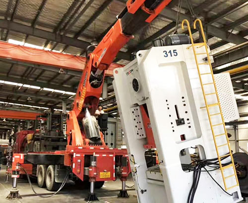 天涯镇附近随车吊出租，轻松解决运输难题