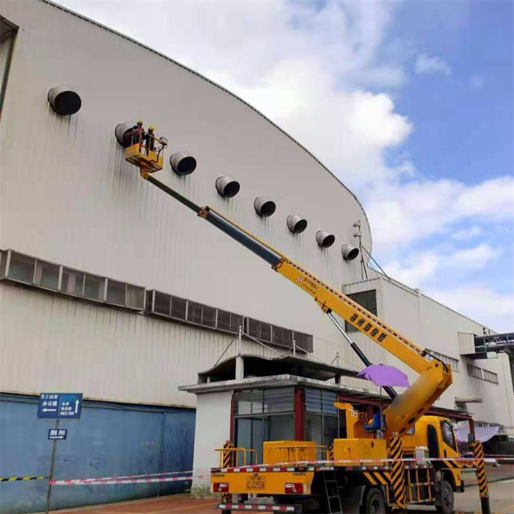 天涯镇高空作业车出租服务：专业广告牌安装解决方案