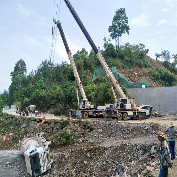 天涯镇汽车掉沟里叫吊车救援要多少钱